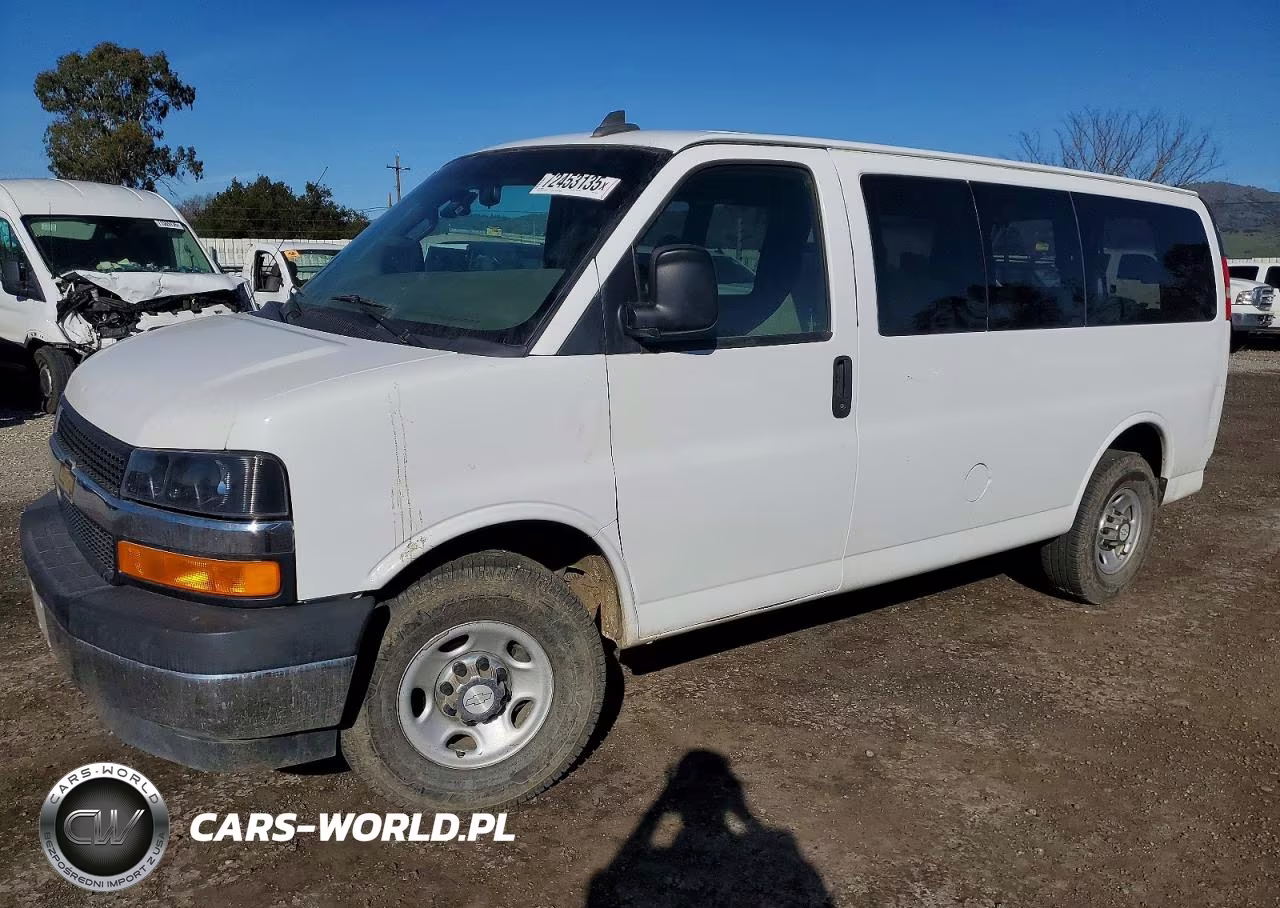 2017 Chevrolet Express G2500 Lt