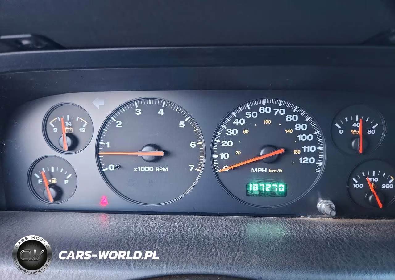 2000 Jeep Grand Cherokee Laredo VIN:1J4GW48NXYC168947 - 9