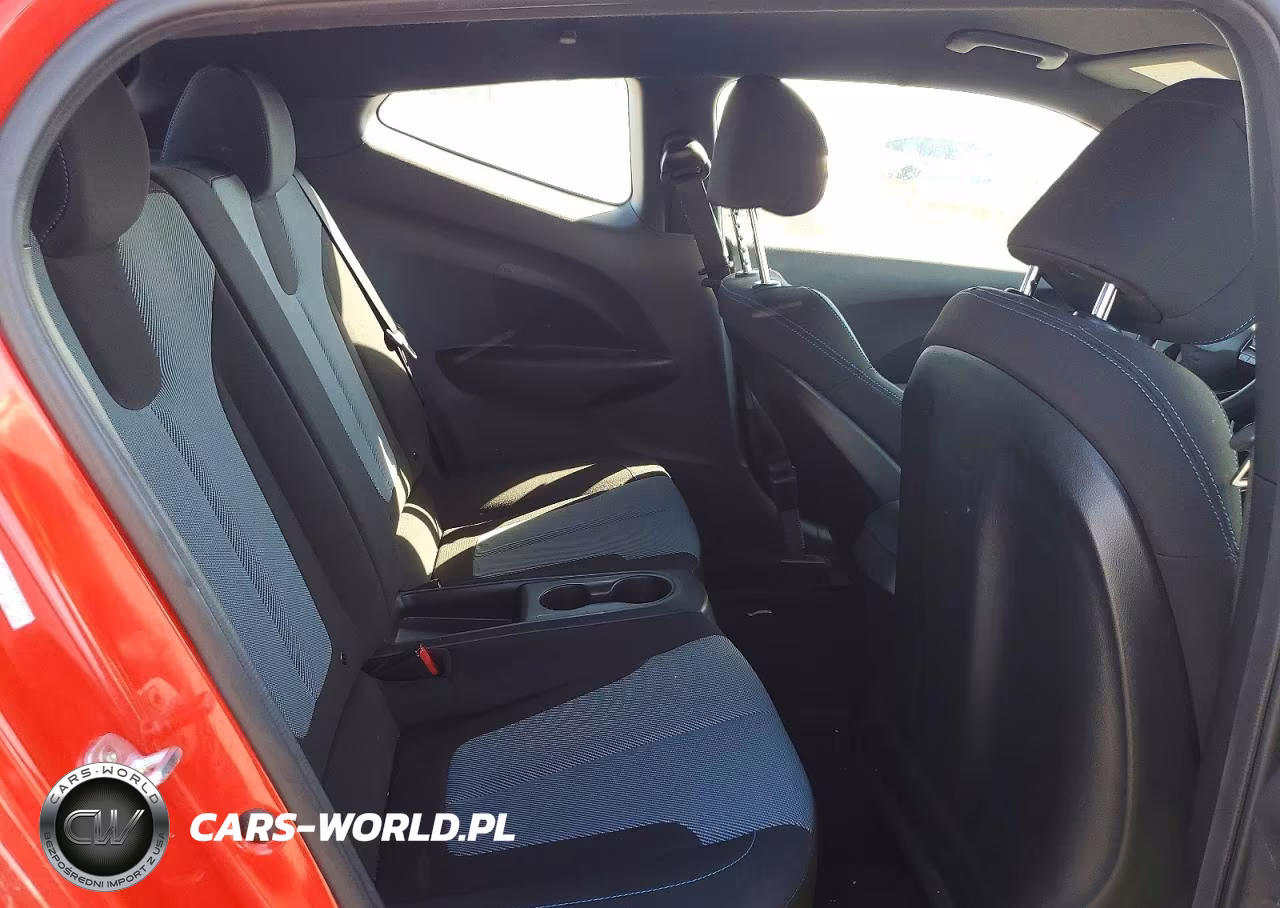 2019 Hyundai Veloster 2.0L VIN:KMHTG6AF2KU009384 - 10
