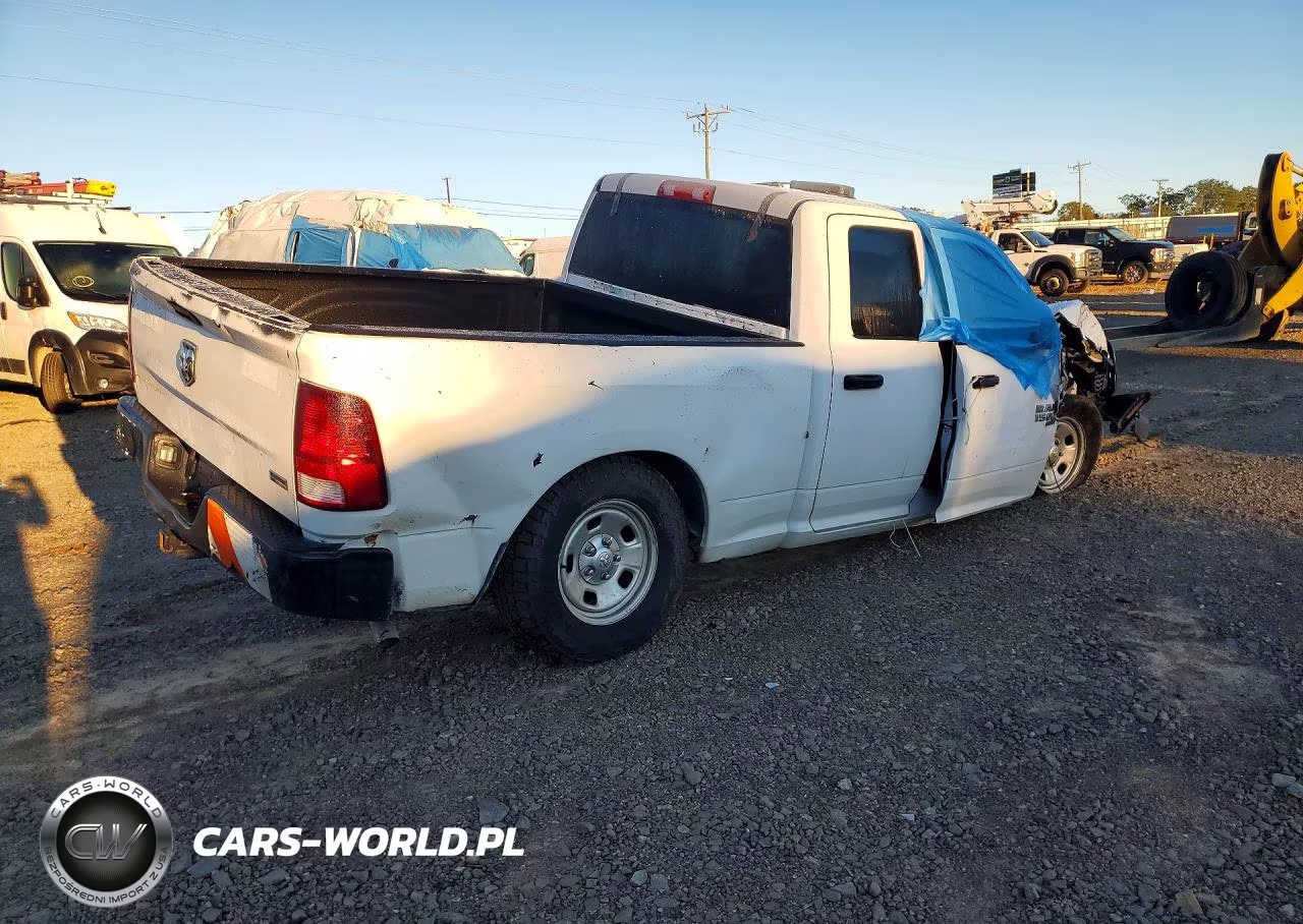 2019 Ram 1500 Classic Tradesman VIN:1C6RR6FG9KS710520 - 3