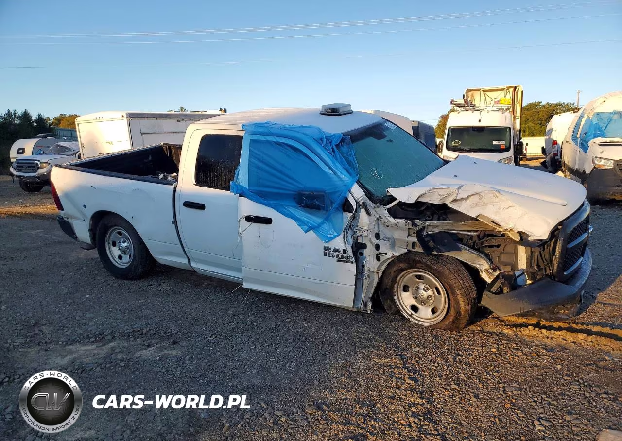 2019 Ram 1500 Classic Tradesman VIN:1C6RR6FG9KS710520 - 4