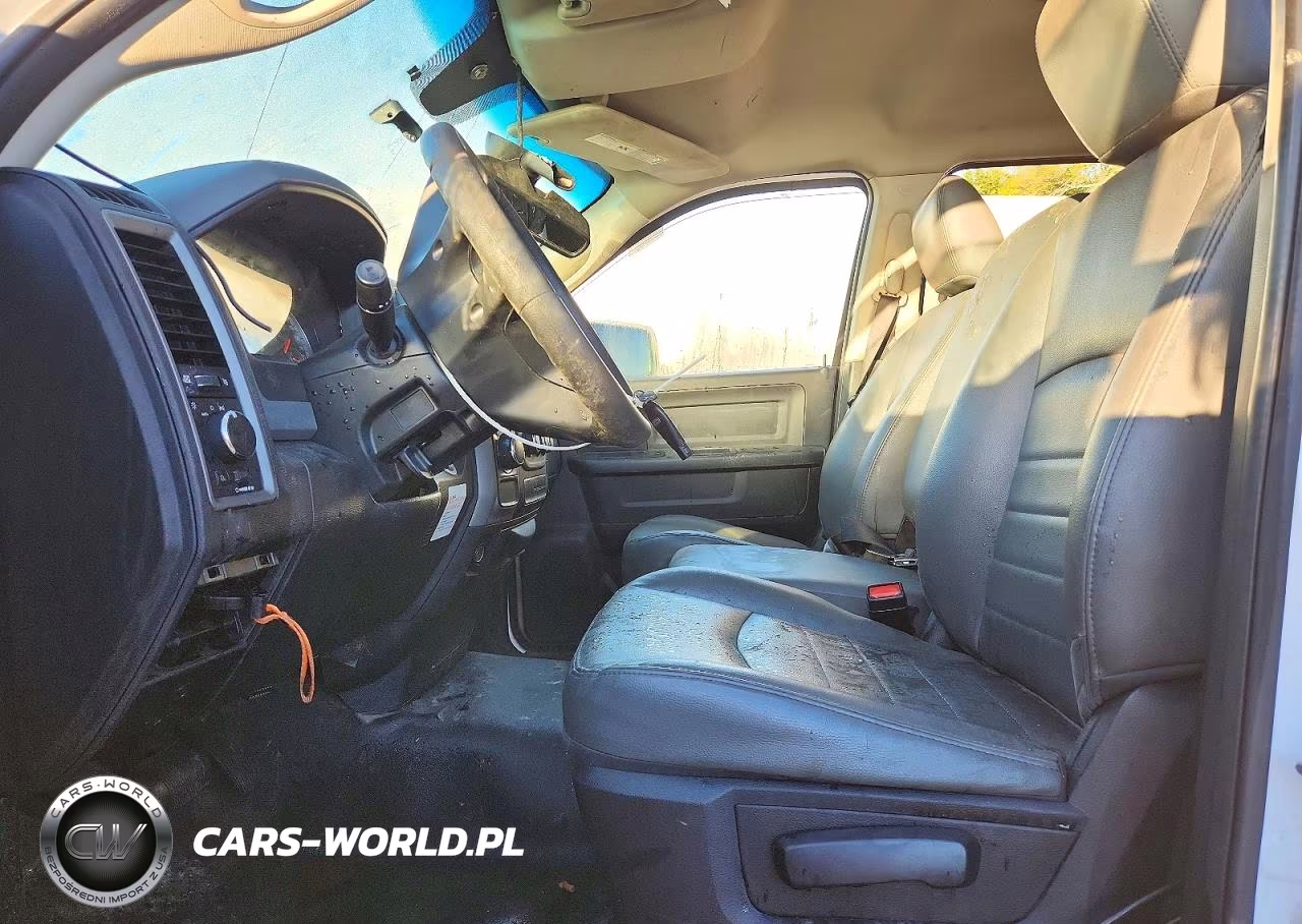 2019 Ram 1500 Classic Tradesman VIN:1C6RR6FG9KS710520 - 7