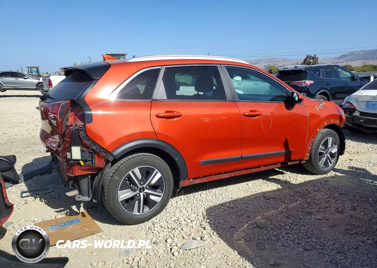 2022 Kia Niro Lxs VIN:KNDCB3LC1N5548131 - 3