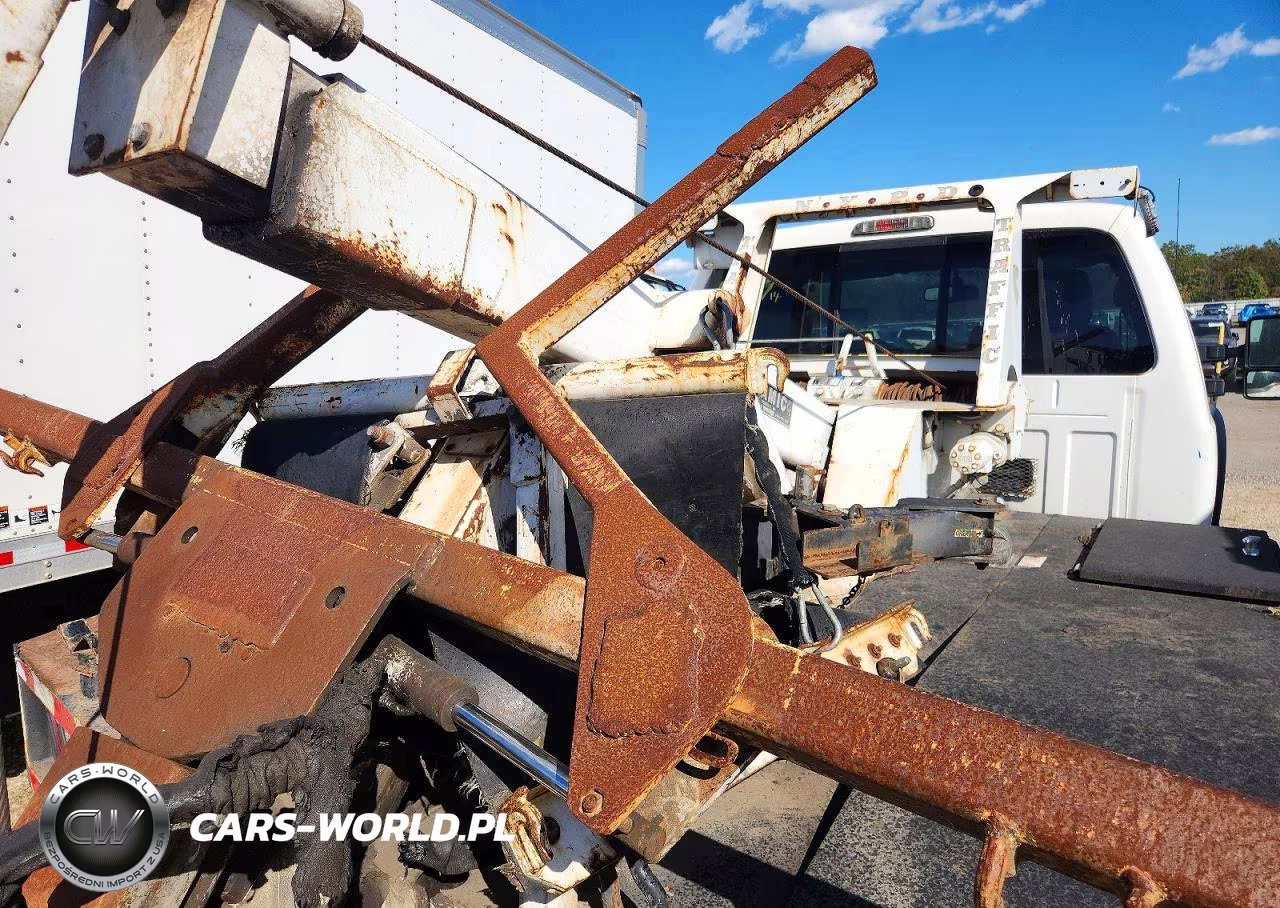 2014 Ford F-550 Chassis Xl VIN:1FDUF5HT7EEB42704 - 10
