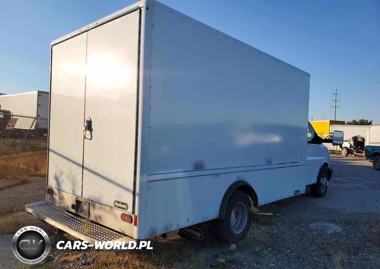 2019 Chevrolet Express Box Truck VIN:1GB3GSCG7K1346965 - 3