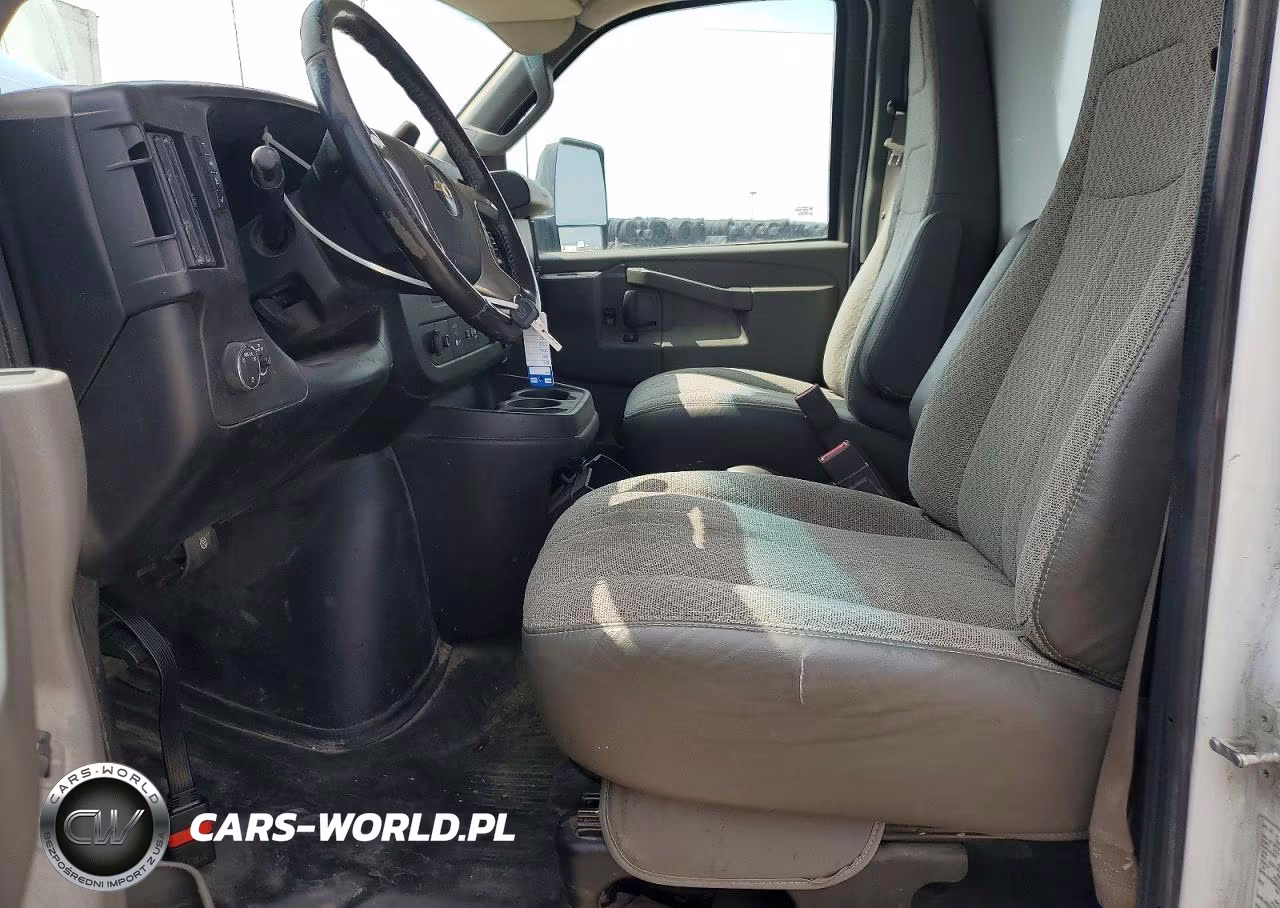 2019 Chevrolet Express Box Truck VIN:1GB3GSCG7K1346965 - 7