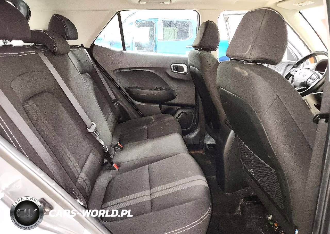 2023 Hyundai Venue Sel VIN:KMHRC8A31PU224429 - 11