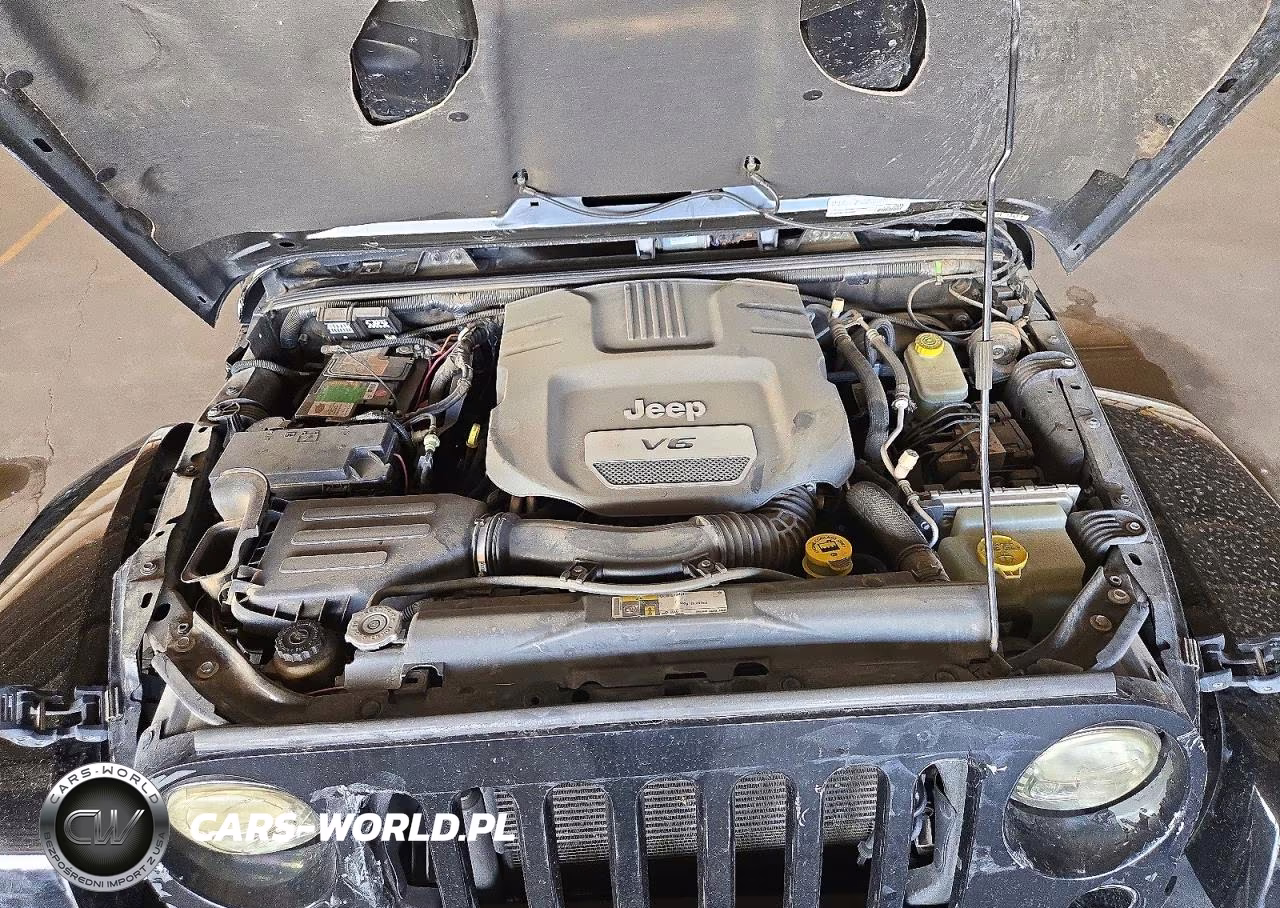 2015 Jeep Wrangler Unlimited Sport VIN:1C4HJWDG2FL631821 - 12