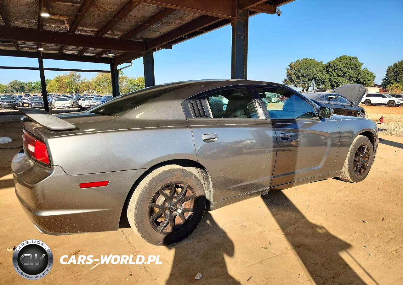 2011 Dodge Charger VIN:2B3CL3CGXBH566844 - 3