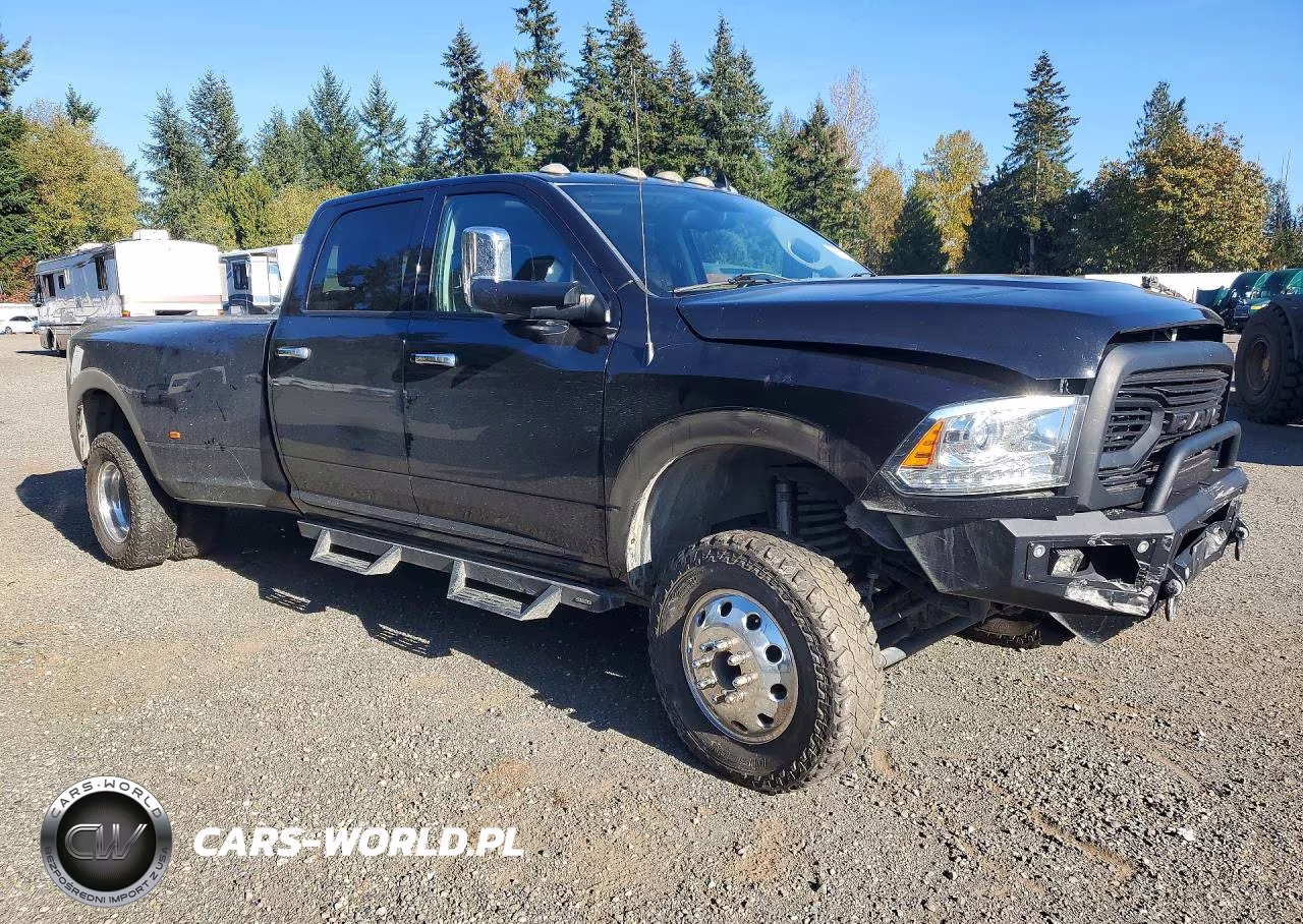2017 Ram 3500 Laramie VIN:3C63RRJL3HG623207 - 4