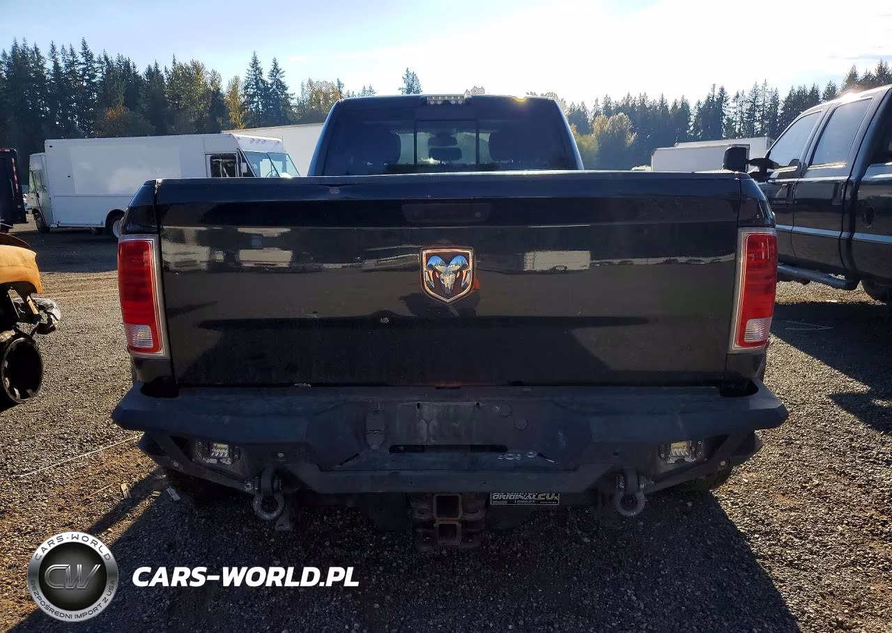2017 Ram 3500 Laramie VIN:3C63RRJL3HG623207 - 6