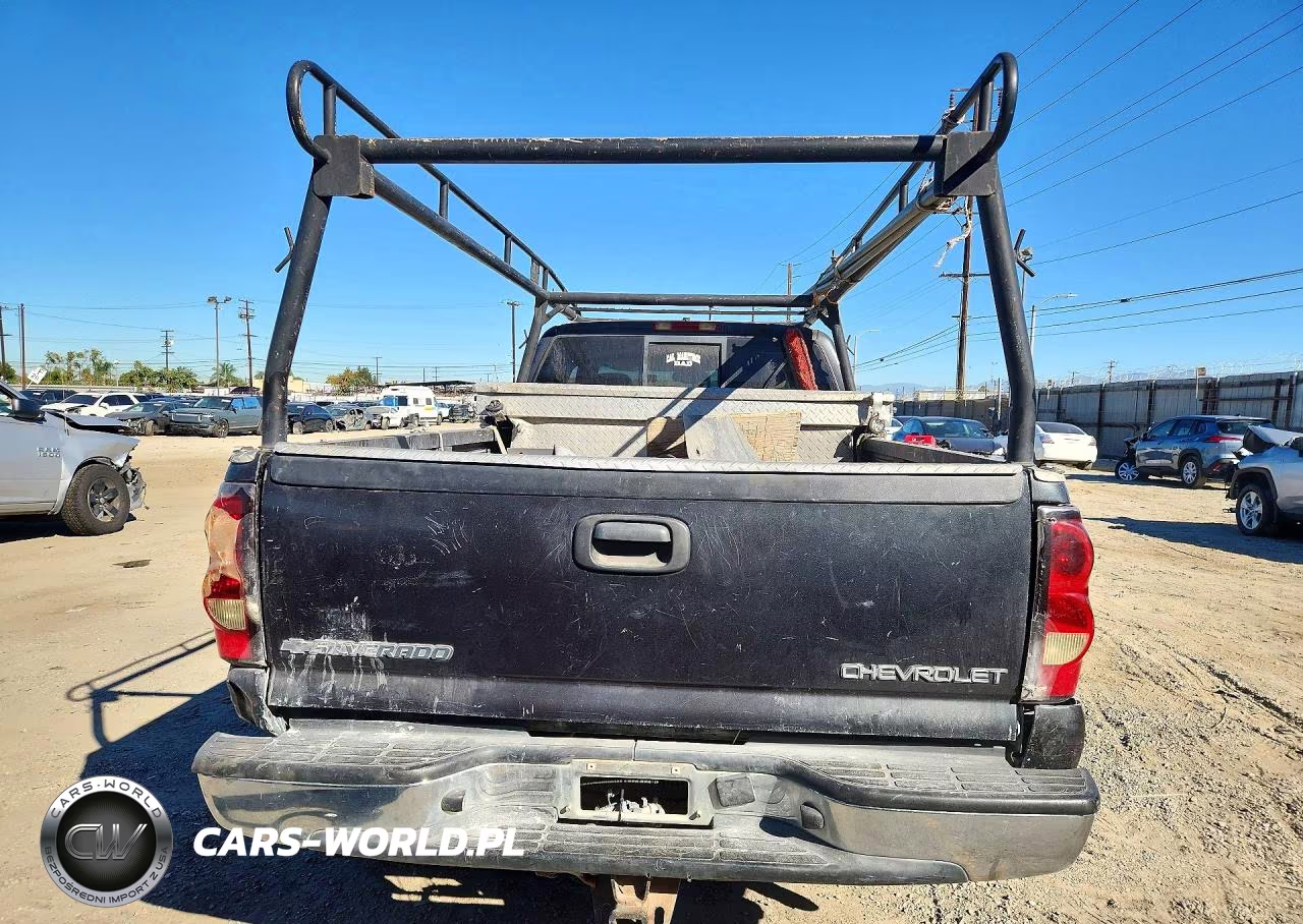 2005 Chevrolet Silverado C2500 Heavy Duty VIN:1GCHC29UX5E158240 - 6