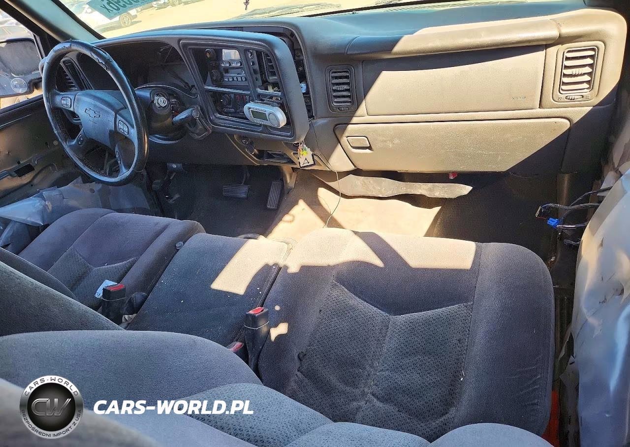 2005 Chevrolet Silverado C2500 Heavy Duty VIN:1GCHC29UX5E158240 - 8