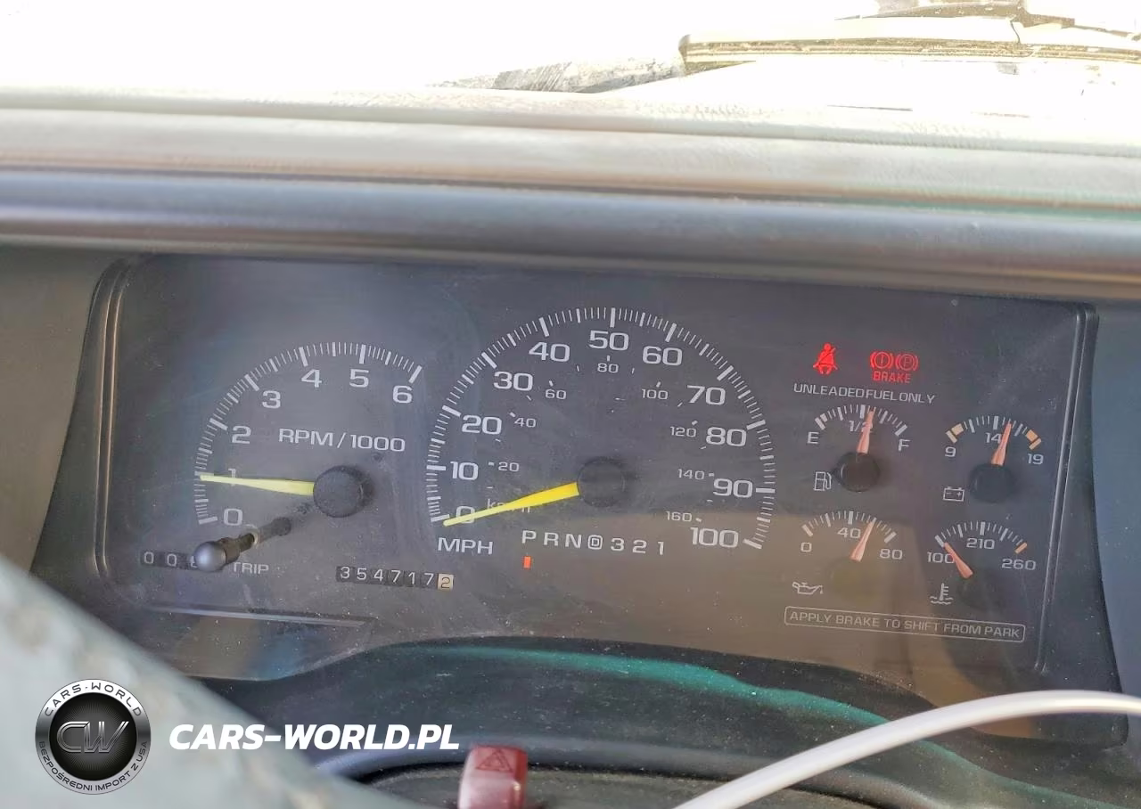 1999 Chevrolet Suburban C1500 VIN:3GNEC16R6XG121136 - 9
