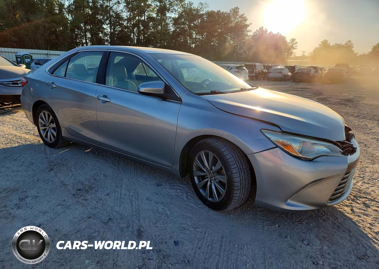 2015 Toyota Camry Xle VIN:4T1BF1FK0FU054756 - 4