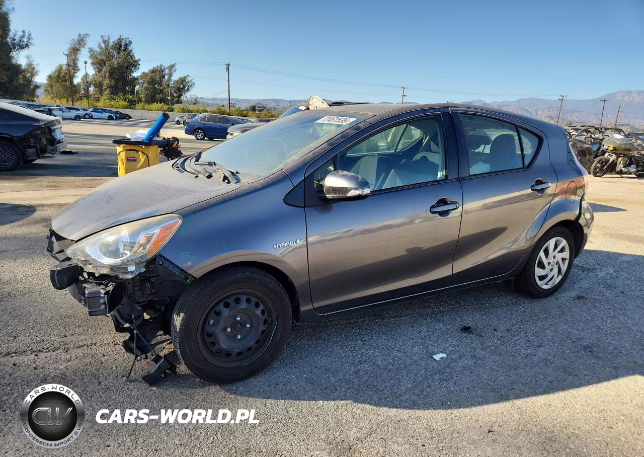 2015 Toyota Prius C Two – zdjęcie 1 z 13