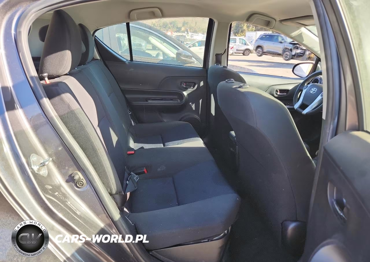 2015 Toyota Prius C Two VIN:JTDKDTB32F1100335 - 10