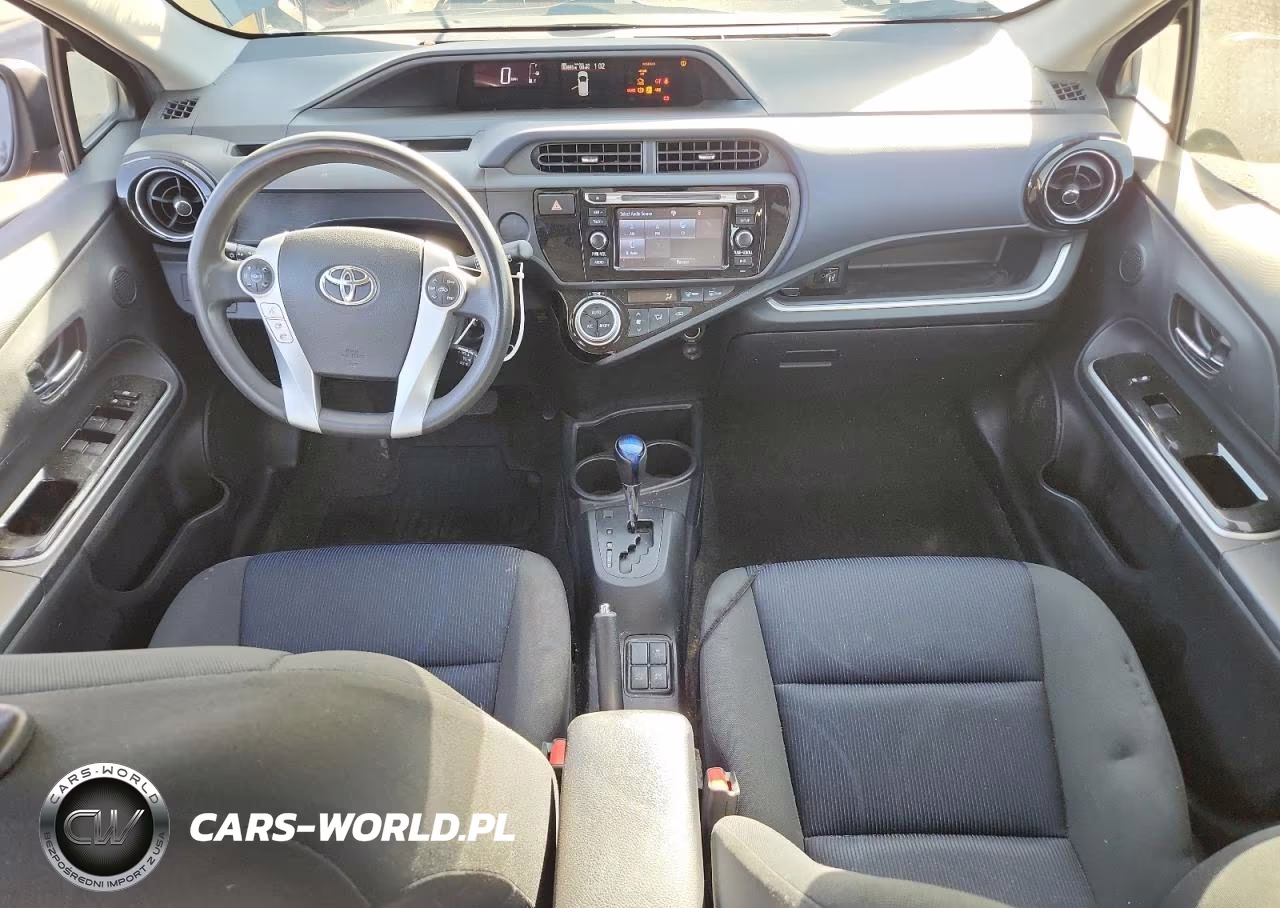 2015 Toyota Prius C Two VIN:JTDKDTB32F1100335 - 8