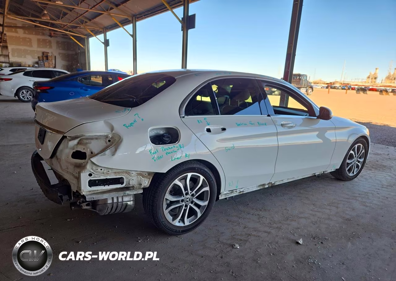 2018 Mercedes-Benz C 300 VIN:55SWF4JB1JU235086 - 3