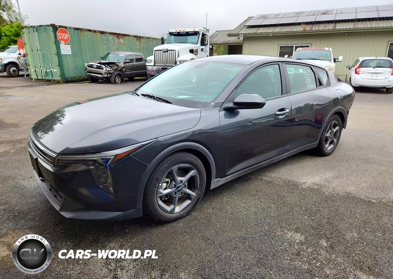 2025 Kia K4 Lxs VIN:3KPFT4DEXSE070386 - 1