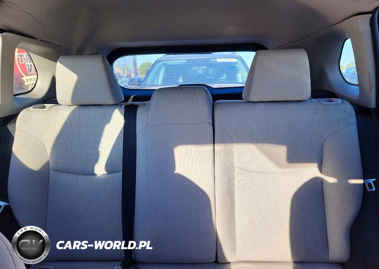 2024 Toyota Corolla Cross L VIN:7MUAAABG9RV109770 - 10