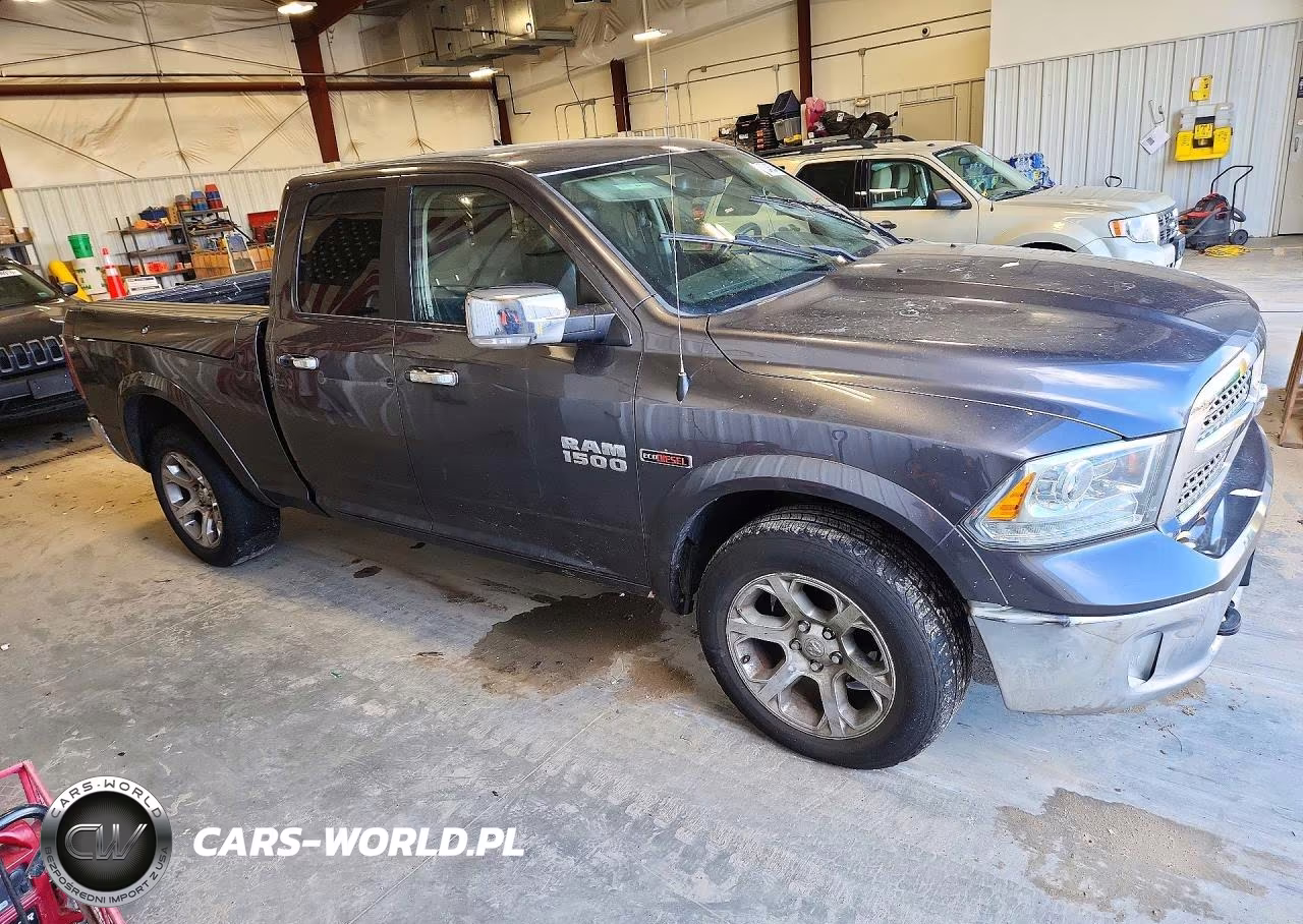 2015 Ram 1500 Laramie VIN:1C6RR7JM7FS521227 - 4