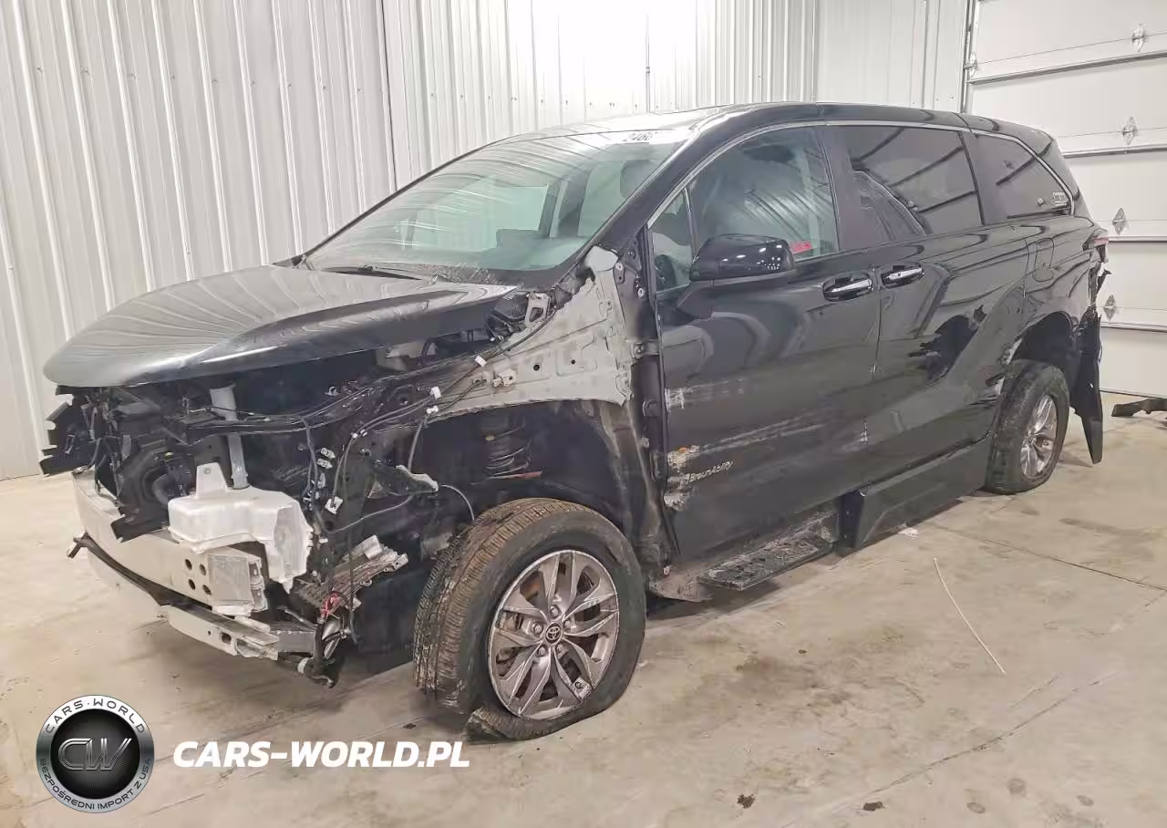 2022 Toyota Sienna Xle