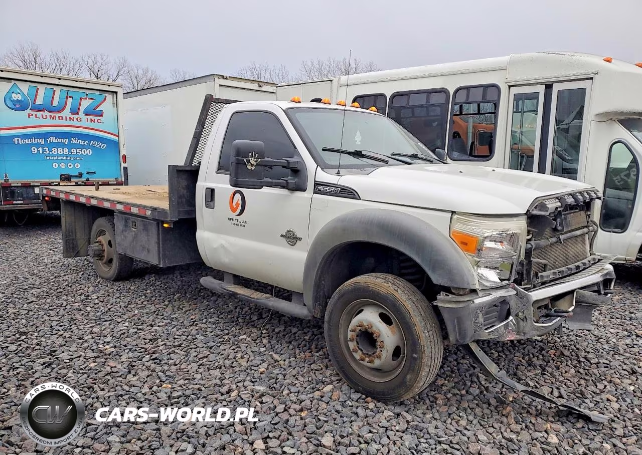 2011 Ford F550 Super Duty VIN:1FDUF5GT8BEB66975 - 4