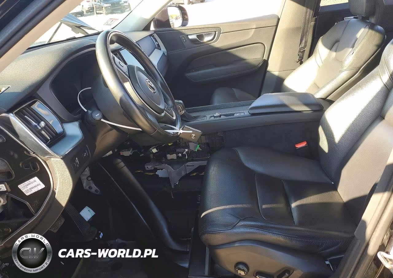 2018 Volvo Xc60 T6 Momentum VIN:YV4A22RKXJ1058074 - 7
