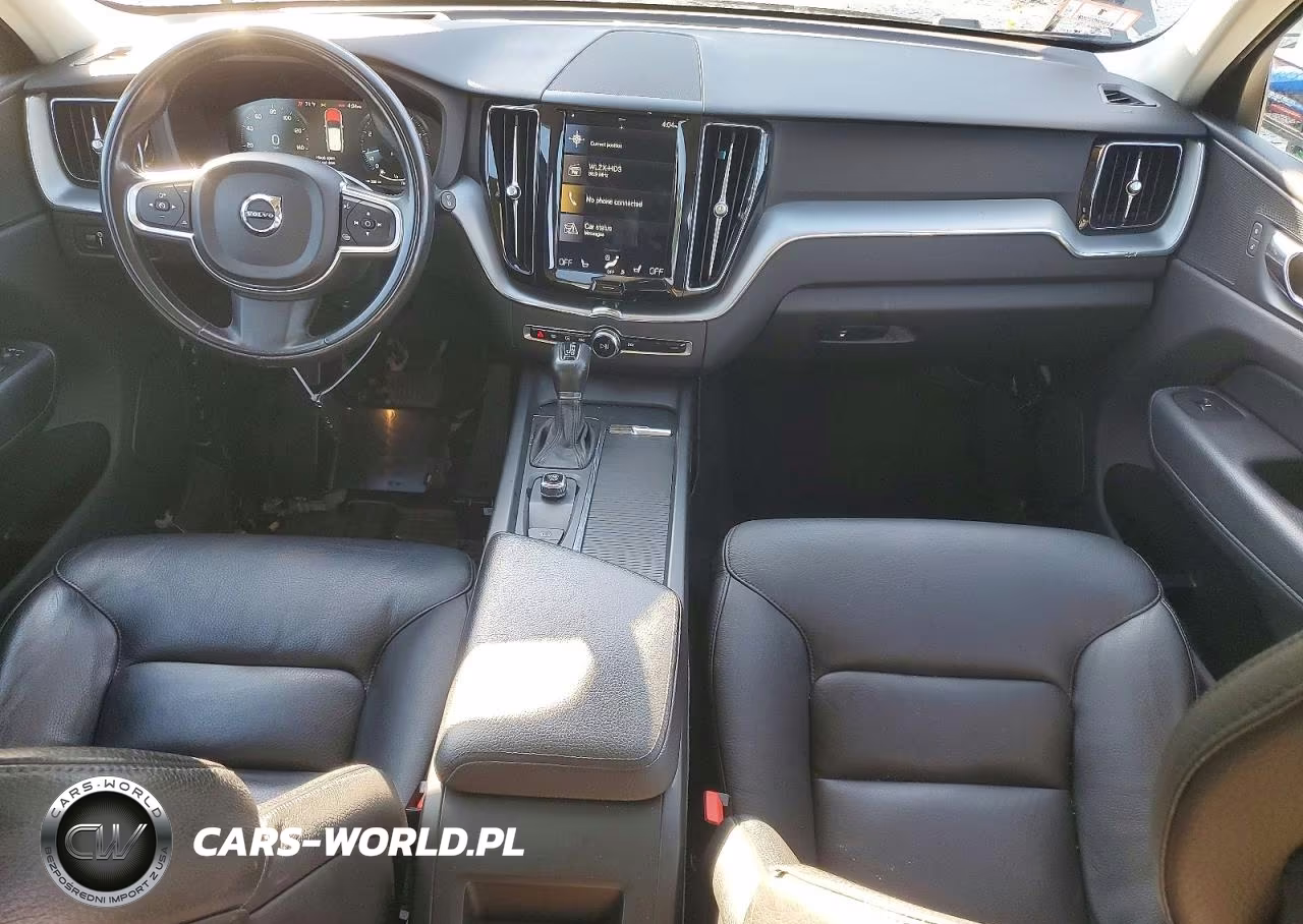 2018 Volvo Xc60 T6 Momentum VIN:YV4A22RKXJ1058074 - 8