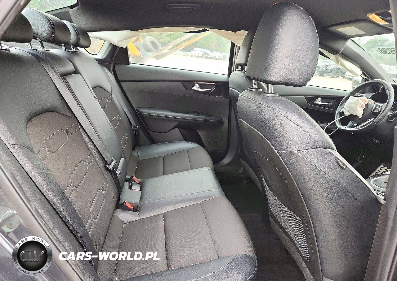2023 Kia Forte Gt Line VIN:3KPF54AD7PE592020 - 10