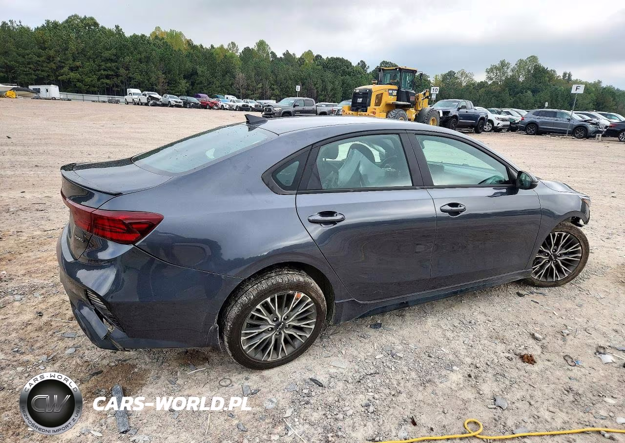 2023 Kia Forte Gt Line VIN:3KPF54AD7PE592020 - 3