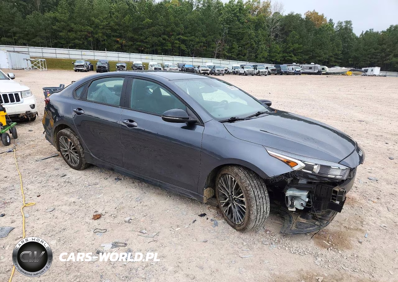 2023 Kia Forte Gt Line VIN:3KPF54AD7PE592020 - 4