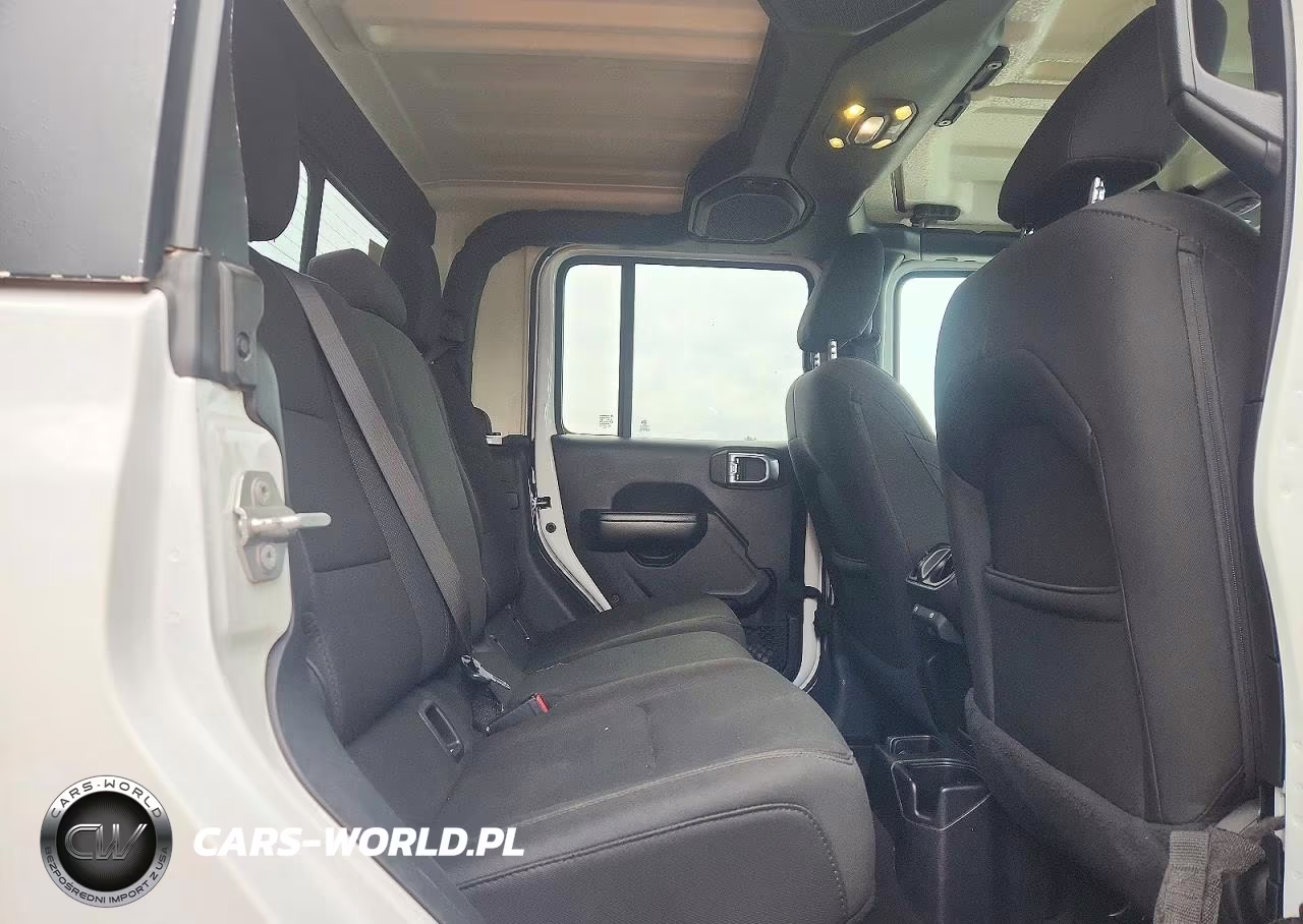 2020 Jeep Gladiator Sport VIN:1C6HJTAGXLL121190 - 10