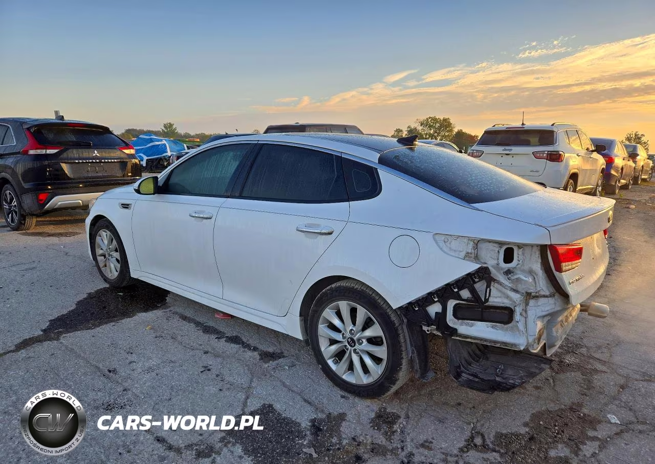 2018 Kia Optima S VIN:5XXGT4L35JG247033 - 2