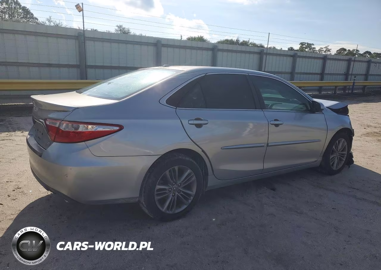 2015 Toyota Camry Se VIN:4T1BF1FK8FU909459 - 3