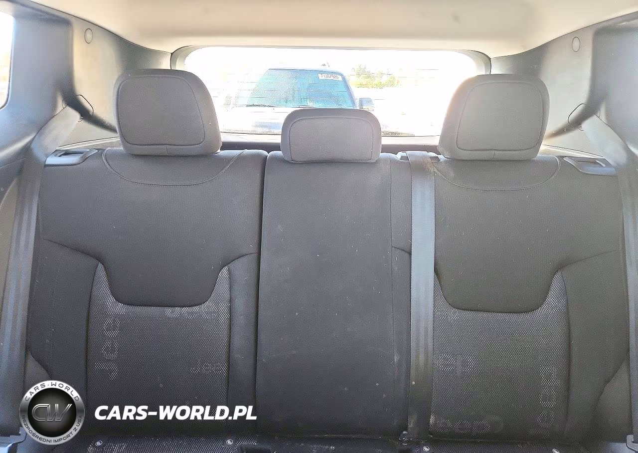 2017 Jeep Renegade Sport VIN:ZACCJBAB8HPG20946 - 10