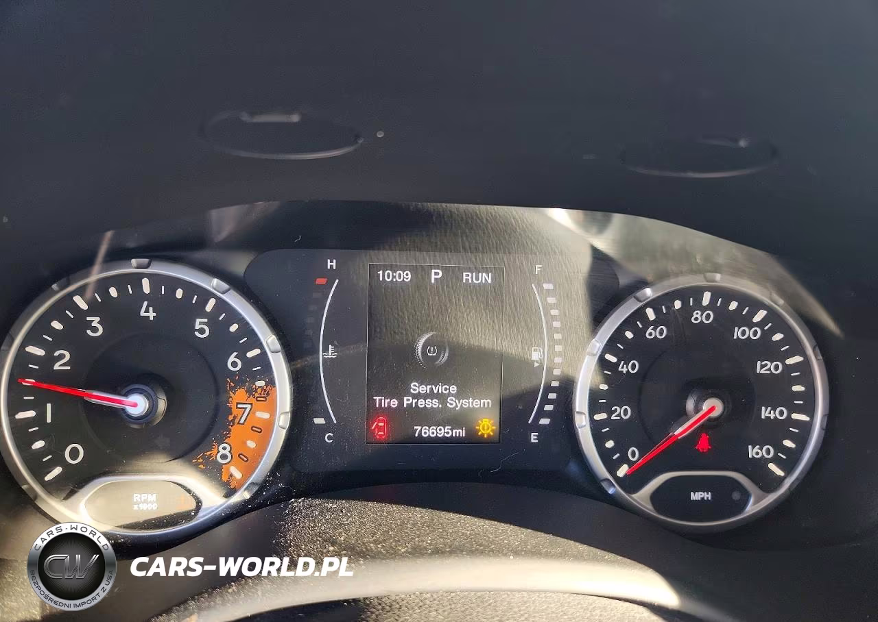 2017 Jeep Renegade Sport VIN:ZACCJBAB8HPG20946 - 9