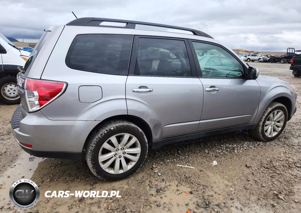 2011 Subaru Forester 2.5X Premium VIN:JF2SHBDC9BH740170 - 3
