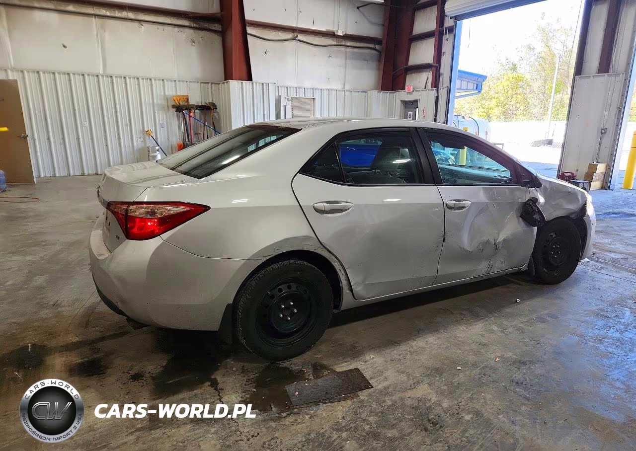 2017 Toyota Corolla Le VIN:2T1BURHE3HC914939 - 3