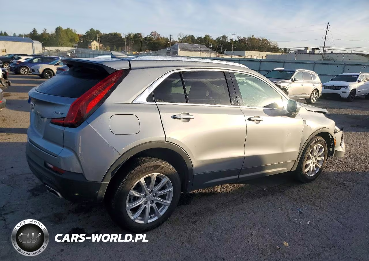 2023 Cadillac Xt4 Luxury VIN:1GYFZBR4XPF120536 - 3
