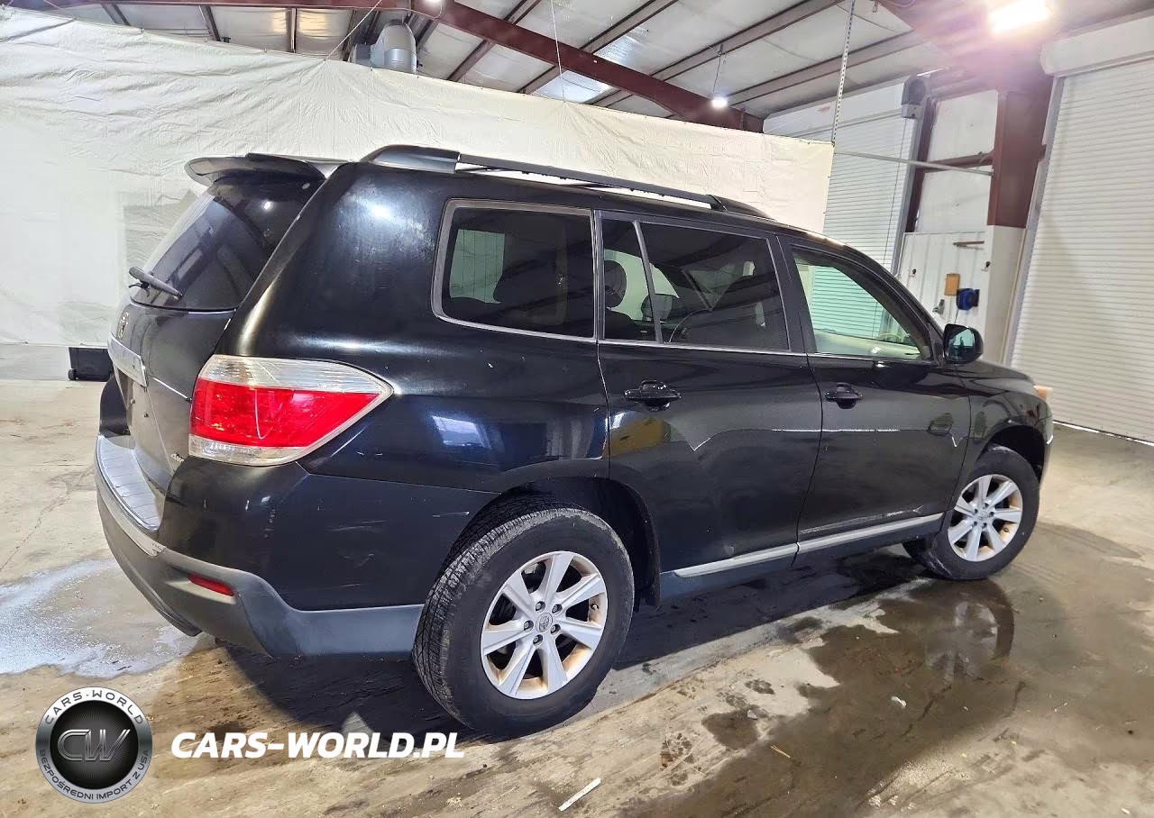 2012 Toyota Highlander Base VIN:5TDBK3EH0CS105805 - 3