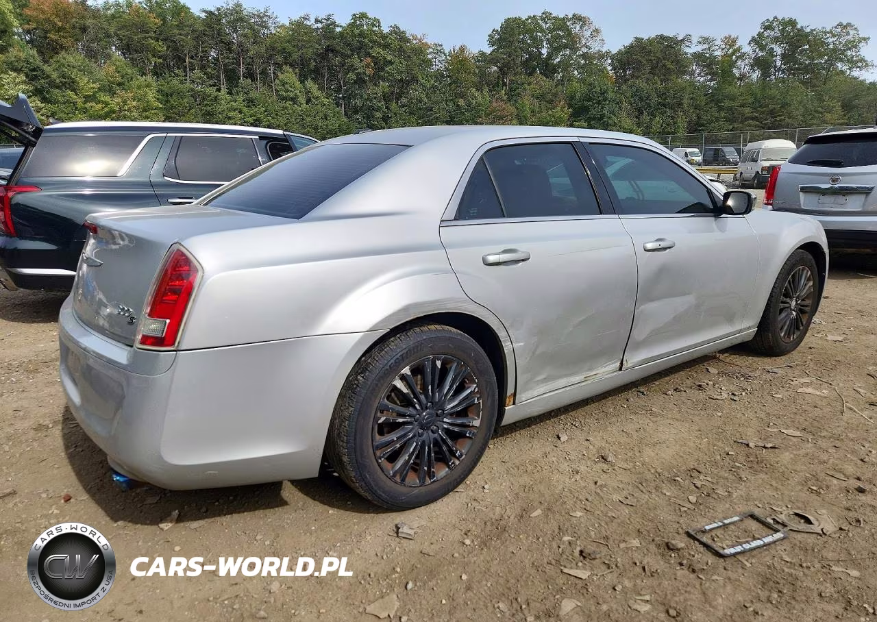 2012 Chrysler 300 S VIN:2C3CCAGG4CH170685 - 3
