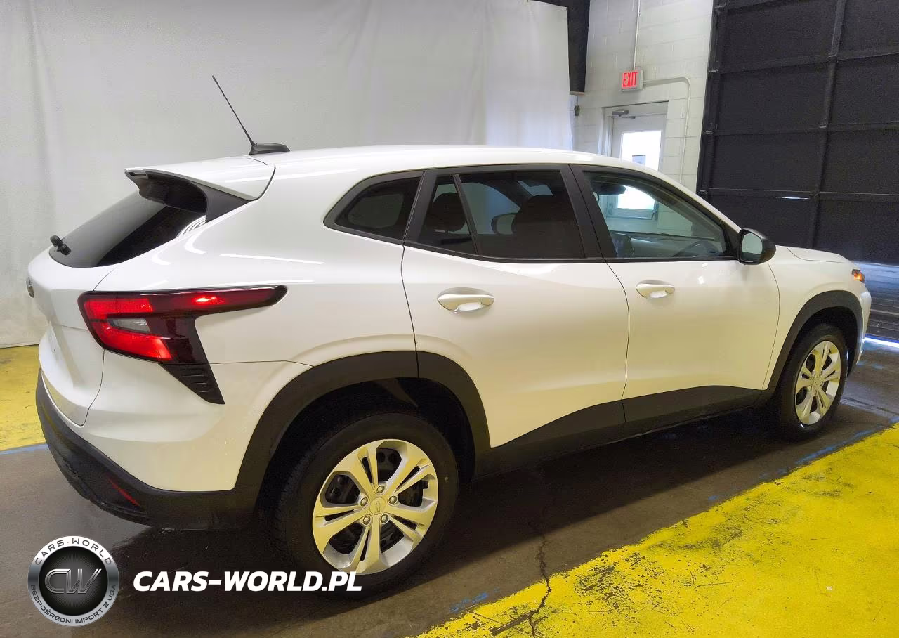 2024 Chevrolet Trax Ls VIN:KL77LFE22RC243255 - 3