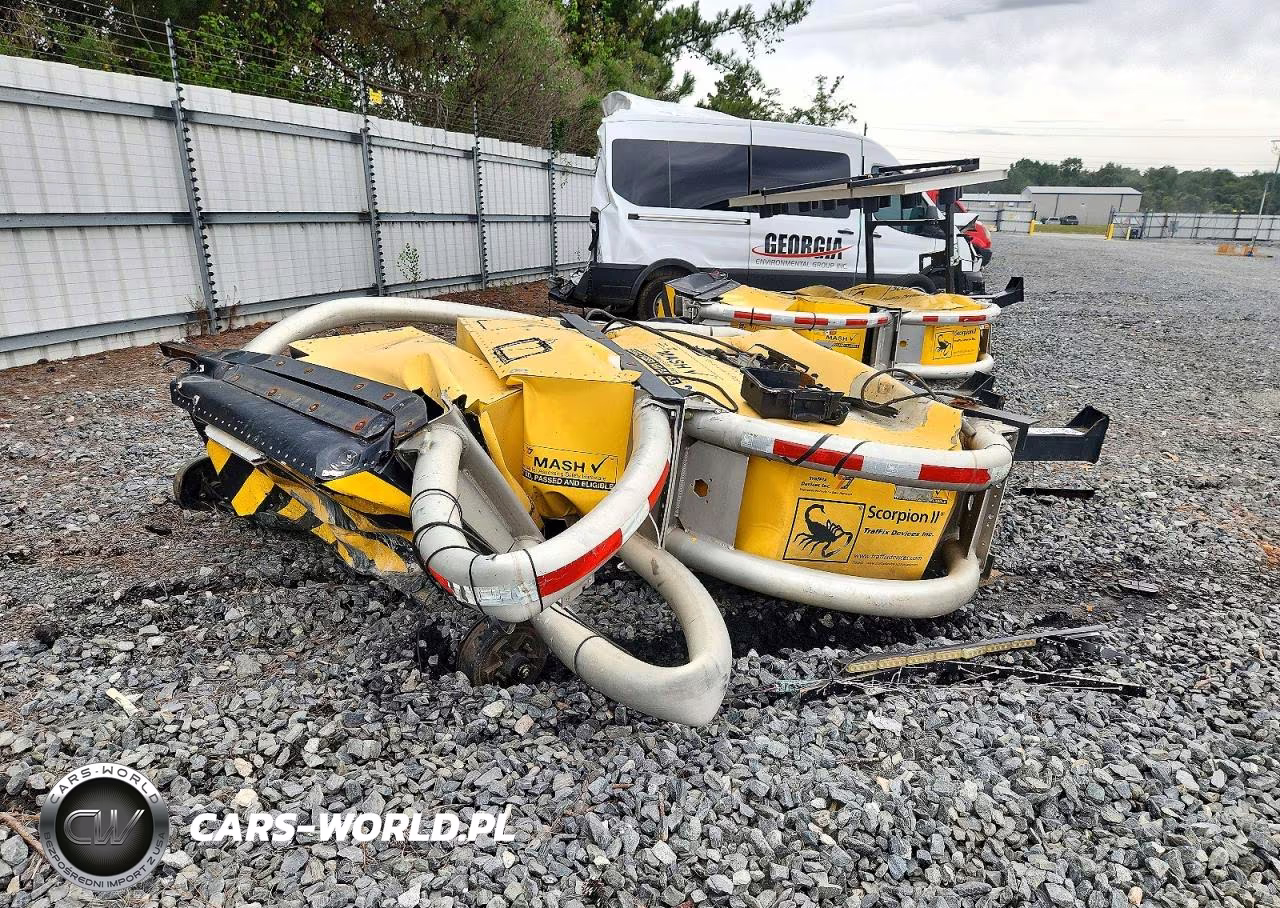 2017 Traffix Scorpion Ii Crash Attenuator VIN:4T9TA1717H1M71561 - 4