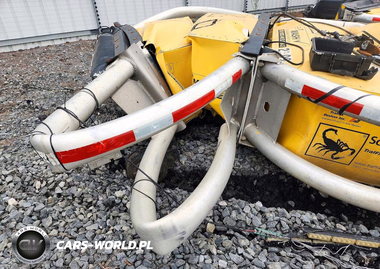 2017 Traffix Scorpion Ii Crash Attenuator VIN:4T9TA1717H1M71561 - 7