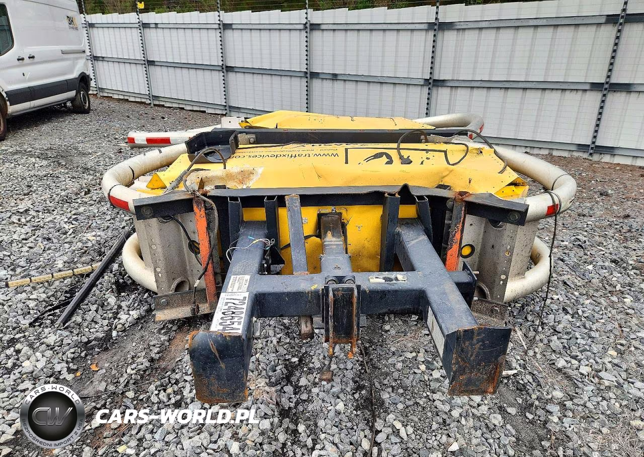 2017 Traffix Scorpion Ii Crash Attenuator VIN:4T9TA1717H1M71561 - 8