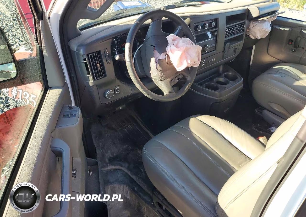 2025 Chevrolet Express G2500 VIN:1GCWGAFP8S1102045 - 8