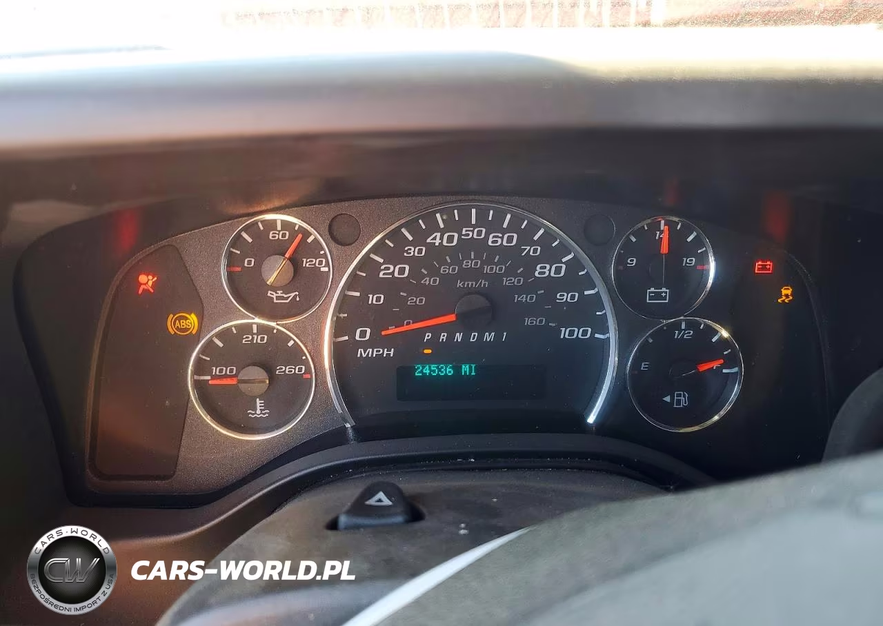 2025 Chevrolet Express G2500 VIN:1GCWGAFP8S1102045 - 9