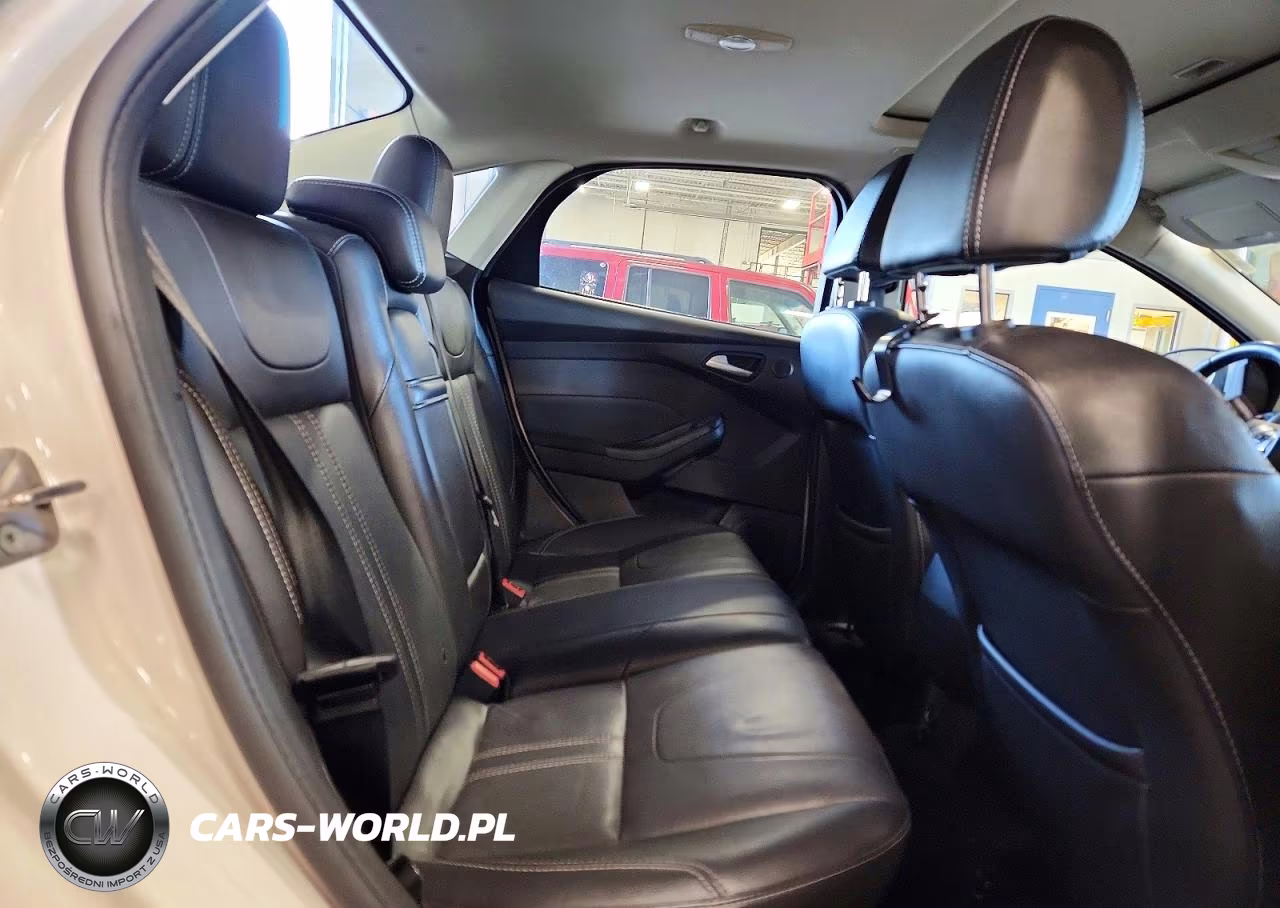 2013 Ford Focus Titanium VIN:1FADP3J25DL263822 - 10